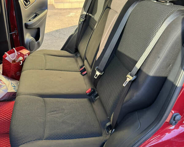 Красный Ниссан Rogue Sport, объемом двигателя 2 л и пробегом 139 тыс. км за 12300 $, фото 13 на Automoto.ua