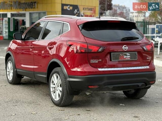 Красный Ниссан Rogue Sport, объемом двигателя 2 л и пробегом 54 тыс. км за 16900 $, фото 7 на Automoto.ua