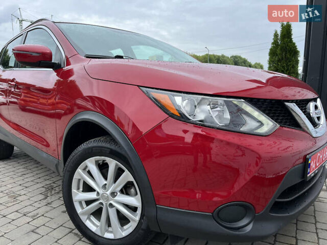 Красный Ниссан Rogue Sport, объемом двигателя 2 л и пробегом 165 тыс. км за 13650 $, фото 10 на Automoto.ua