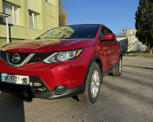 Красный Ниссан Rogue Sport, объемом двигателя 2 л и пробегом 139 тыс. км за 12300 $, фото 9 на Automoto.ua