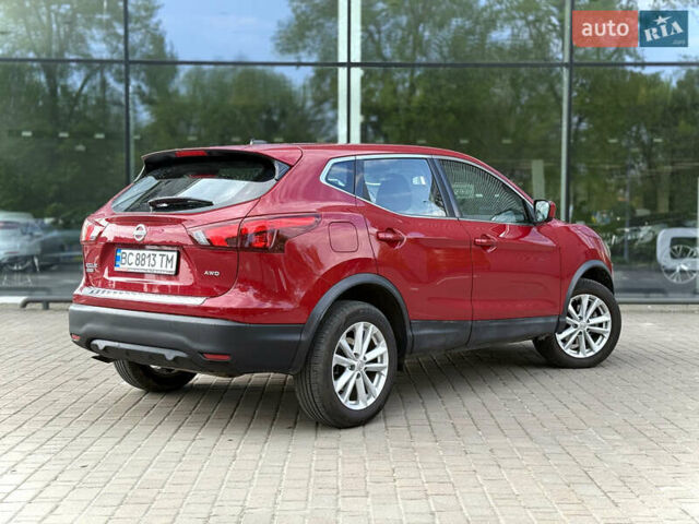 Красный Ниссан Rogue Sport, объемом двигателя 2 л и пробегом 51 тыс. км за 13800 $, фото 1 на Automoto.ua