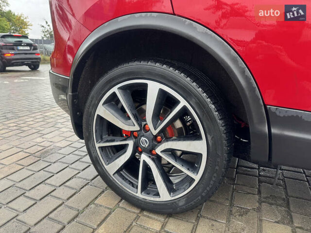 Красный Ниссан Rogue Sport, объемом двигателя 2 л и пробегом 67 тыс. км за 16400 $, фото 18 на Automoto.ua