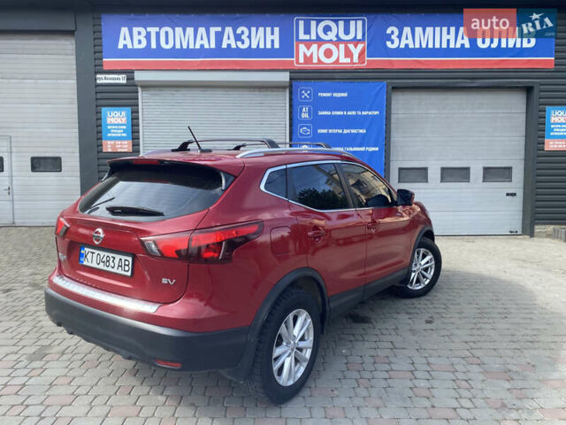Красный Ниссан Rogue Sport, объемом двигателя 2 л и пробегом 62 тыс. км за 14800 $, фото 3 на Automoto.ua