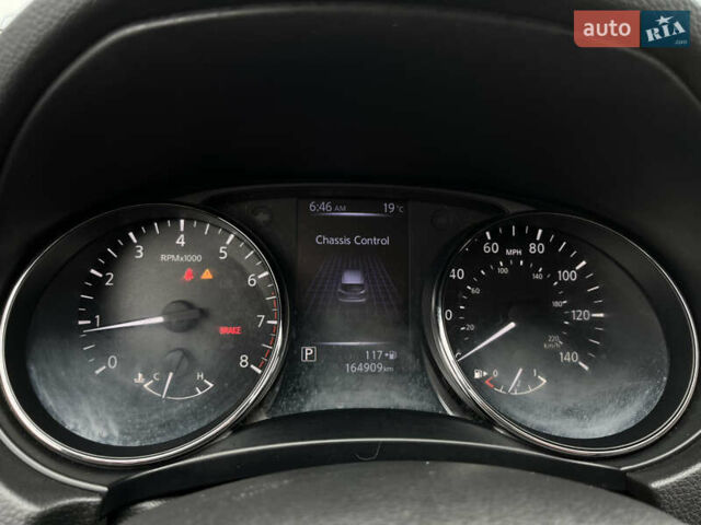 Красный Ниссан Rogue Sport, объемом двигателя 2 л и пробегом 165 тыс. км за 13650 $, фото 27 на Automoto.ua