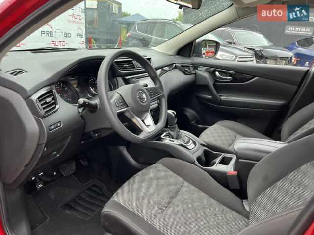 Красный Ниссан Rogue Sport, объемом двигателя 2 л и пробегом 165 тыс. км за 13650 $, фото 14 на Automoto.ua