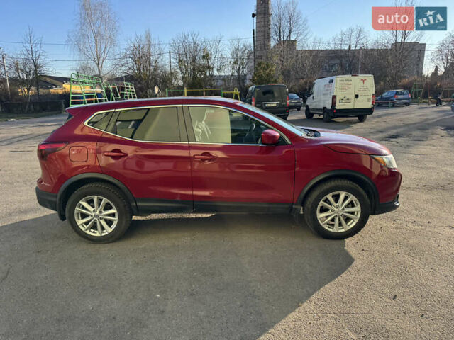 Красный Ниссан Rogue Sport, объемом двигателя 2 л и пробегом 139 тыс. км за 12300 $, фото 3 на Automoto.ua