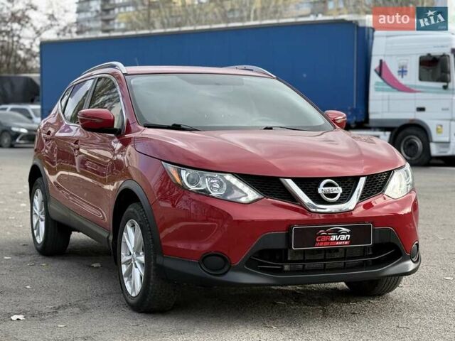 Красный Ниссан Rogue Sport, объемом двигателя 2 л и пробегом 54 тыс. км за 16900 $, фото 3 на Automoto.ua