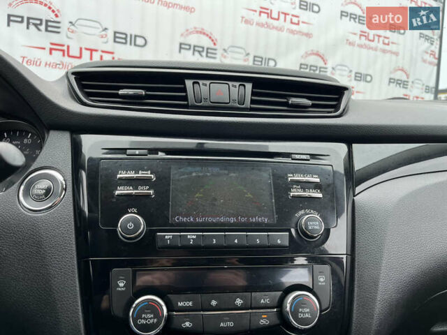 Красный Ниссан Rogue Sport, объемом двигателя 2 л и пробегом 165 тыс. км за 13650 $, фото 28 на Automoto.ua