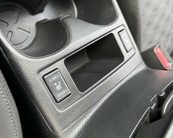 Красный Ниссан Rogue Sport, объемом двигателя 2 л и пробегом 54 тыс. км за 16900 $, фото 16 на Automoto.ua