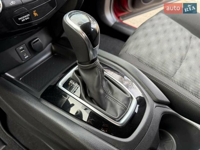 Красный Ниссан Rogue Sport, объемом двигателя 2 л и пробегом 54 тыс. км за 16900 $, фото 13 на Automoto.ua