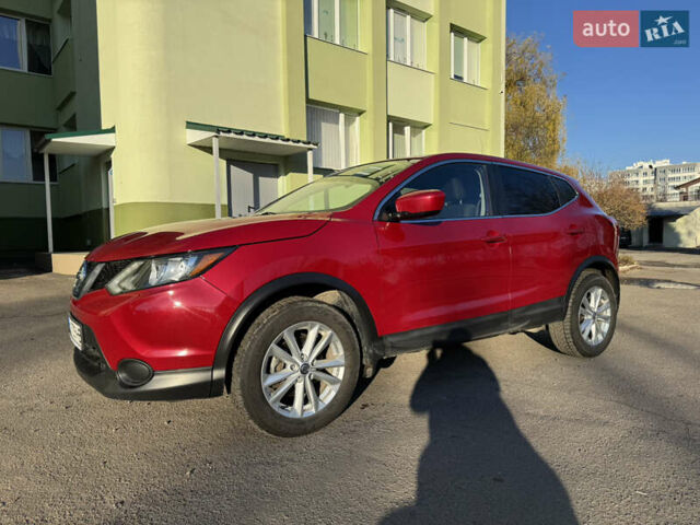 Красный Ниссан Rogue Sport, объемом двигателя 2 л и пробегом 139 тыс. км за 12300 $, фото 8 на Automoto.ua