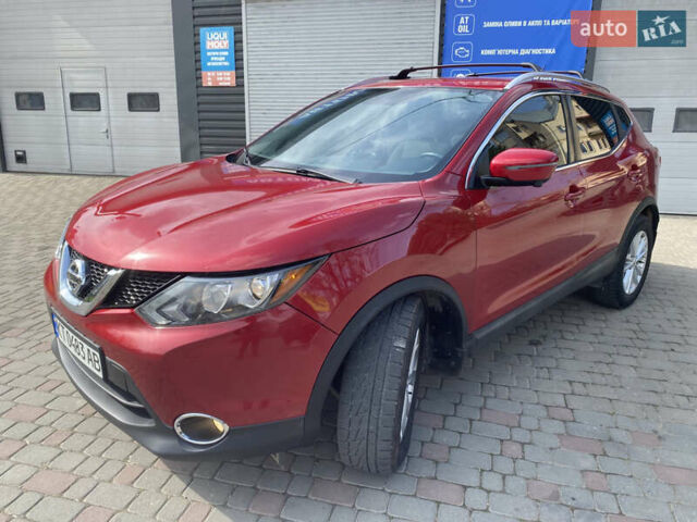 Красный Ниссан Rogue Sport, объемом двигателя 2 л и пробегом 62 тыс. км за 14800 $, фото 2 на Automoto.ua