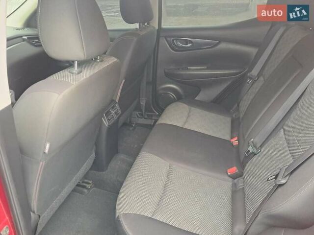 Червоний Ніссан Rogue Sport, об'ємом двигуна 2 л та пробігом 147 тис. км за 14500 $, фото 7 на Automoto.ua