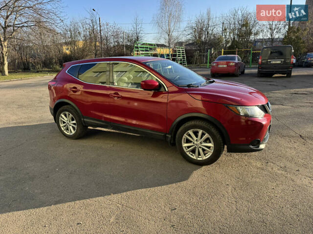 Красный Ниссан Rogue Sport, объемом двигателя 2 л и пробегом 139 тыс. км за 12300 $, фото 2 на Automoto.ua