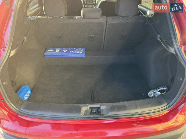 Красный Ниссан Rogue Sport, объемом двигателя 2 л и пробегом 139 тыс. км за 12300 $, фото 17 на Automoto.ua
