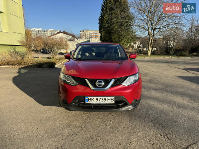Красный Ниссан Rogue Sport, объемом двигателя 2 л и пробегом 139 тыс. км за 12300 $, фото 1 на Automoto.ua