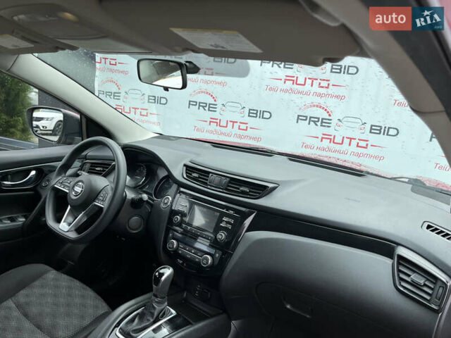 Красный Ниссан Rogue Sport, объемом двигателя 2 л и пробегом 165 тыс. км за 13650 $, фото 21 на Automoto.ua