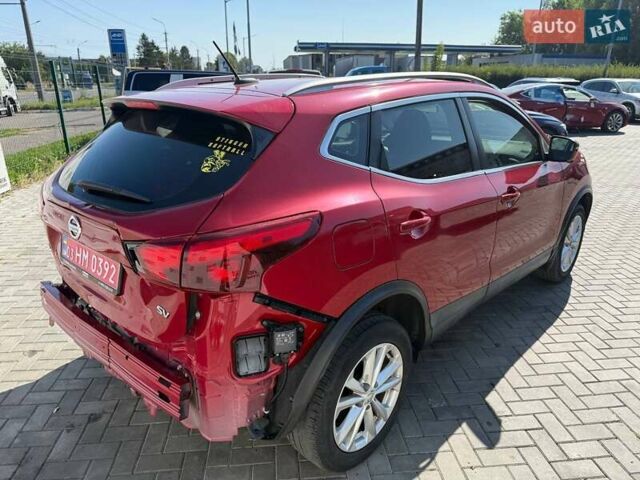 Красный Ниссан Rogue Sport, объемом двигателя 2 л и пробегом 199 тыс. км за 11500 $, фото 4 на Automoto.ua
