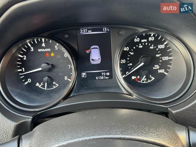 Красный Ниссан Rogue Sport, объемом двигателя 2 л и пробегом 61 тыс. км за 14700 $, фото 2 на Automoto.ua