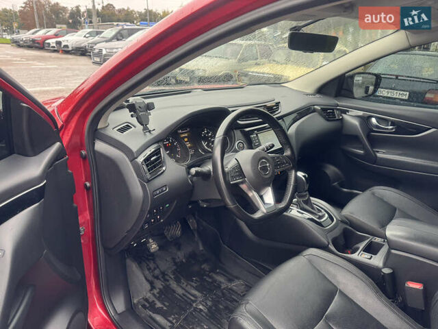Красный Ниссан Rogue Sport, объемом двигателя 2 л и пробегом 67 тыс. км за 16400 $, фото 11 на Automoto.ua