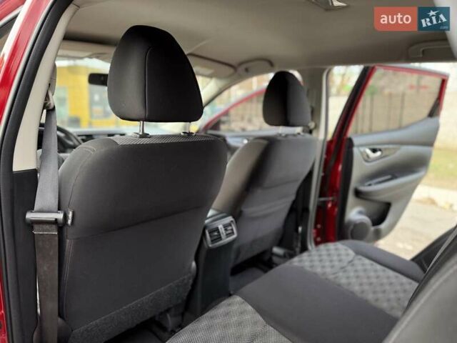 Красный Ниссан Rogue Sport, объемом двигателя 2 л и пробегом 54 тыс. км за 16900 $, фото 20 на Automoto.ua