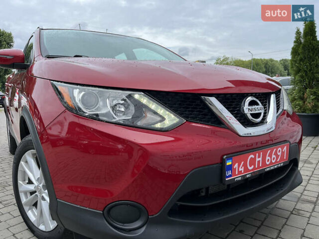 Красный Ниссан Rogue Sport, объемом двигателя 2 л и пробегом 165 тыс. км за 13650 $, фото 11 на Automoto.ua