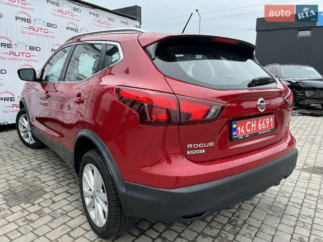Красный Ниссан Rogue Sport, объемом двигателя 2 л и пробегом 165 тыс. км за 13650 $, фото 7 на Automoto.ua