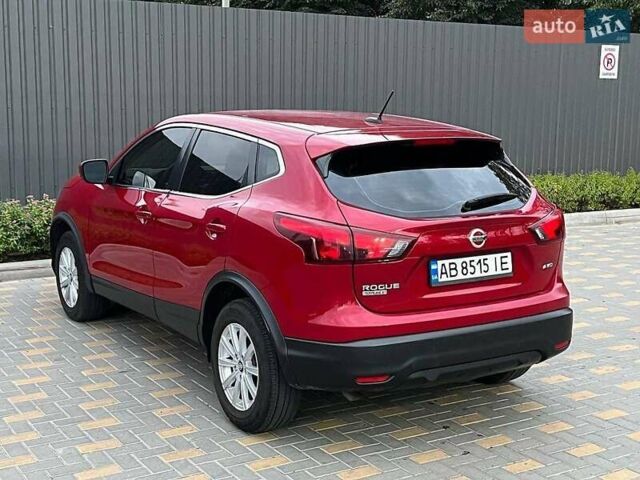 Красный Ниссан Rogue Sport, объемом двигателя 2 л и пробегом 95 тыс. км за 13000 $, фото 3 на Automoto.ua