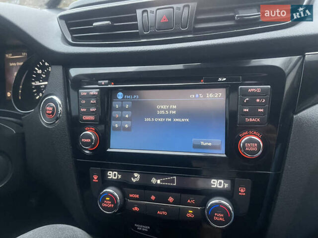 Червоний Ніссан Rogue Sport, об'ємом двигуна 2 л та пробігом 86 тис. км за 16300 $, фото 25 на Automoto.ua