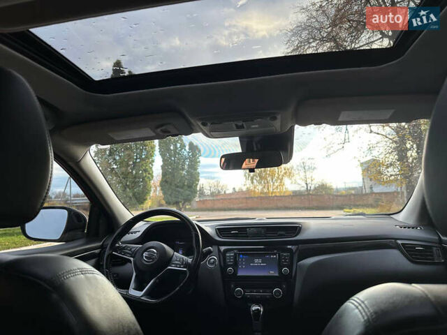 Червоний Ніссан Rogue Sport, об'ємом двигуна 2 л та пробігом 86 тис. км за 16300 $, фото 28 на Automoto.ua