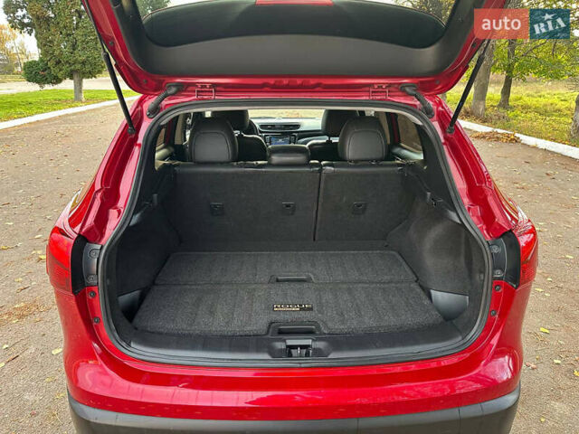 Червоний Ніссан Rogue Sport, об'ємом двигуна 2 л та пробігом 86 тис. км за 16300 $, фото 10 на Automoto.ua