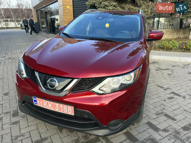 Красный Ниссан Rogue Sport, объемом двигателя 2 л и пробегом 155 тыс. км за 15500 $, фото 2 на Automoto.ua