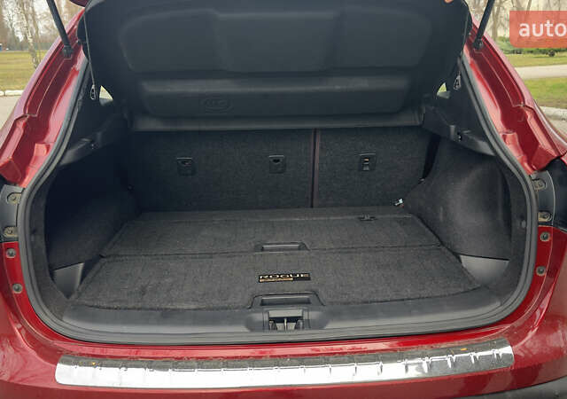 Красный Ниссан Rogue Sport, объемом двигателя 2 л и пробегом 140 тыс. км за 13500 $, фото 13 на Automoto.ua