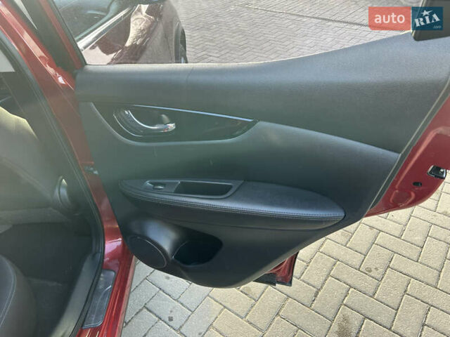 Красный Ниссан Rogue Sport, объемом двигателя 2 л и пробегом 155 тыс. км за 15500 $, фото 29 на Automoto.ua