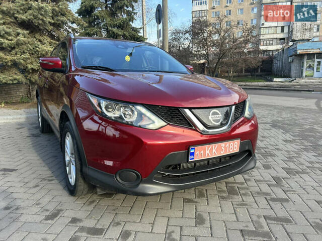 Красный Ниссан Rogue Sport, объемом двигателя 2 л и пробегом 155 тыс. км за 15500 $, фото 8 на Automoto.ua