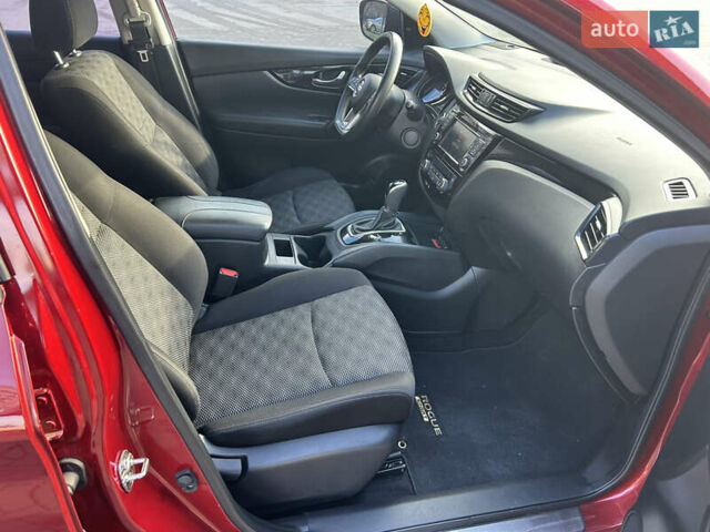 Красный Ниссан Rogue Sport, объемом двигателя 2 л и пробегом 155 тыс. км за 15500 $, фото 24 на Automoto.ua