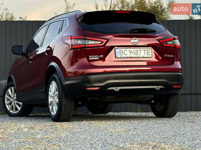 Красный Ниссан Rogue Sport, объемом двигателя 2 л и пробегом 112 тыс. км за 18800 $, фото 15 на Automoto.ua