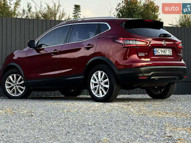 Красный Ниссан Rogue Sport, объемом двигателя 2 л и пробегом 112 тыс. км за 18800 $, фото 18 на Automoto.ua
