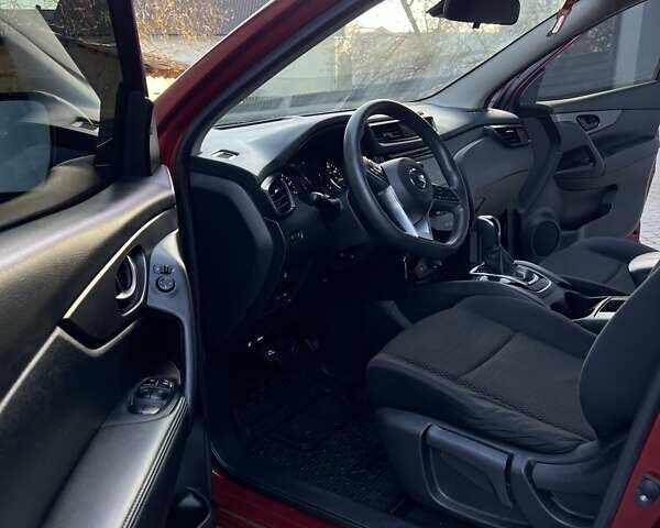 Красный Ниссан Rogue Sport, объемом двигателя 2 л и пробегом 230 тыс. км за 13600 $, фото 26 на Automoto.ua