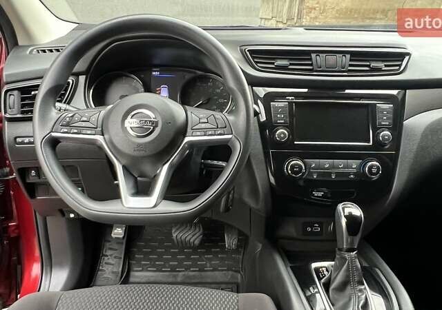 Красный Ниссан Rogue Sport, объемом двигателя 2 л и пробегом 231 тыс. км за 13200 $, фото 22 на Automoto.ua