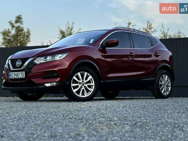Красный Ниссан Rogue Sport, объемом двигателя 2 л и пробегом 112 тыс. км за 18800 $, фото 7 на Automoto.ua