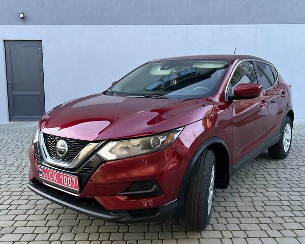 Красный Ниссан Rogue Sport, объемом двигателя 2 л и пробегом 230 тыс. км за 13600 $, фото 3 на Automoto.ua