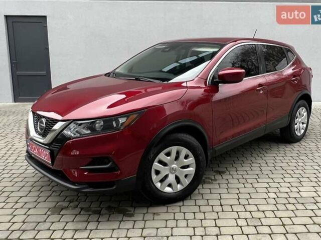 Красный Ниссан Rogue Sport, объемом двигателя 2 л и пробегом 231 тыс. км за 13200 $, фото 5 на Automoto.ua