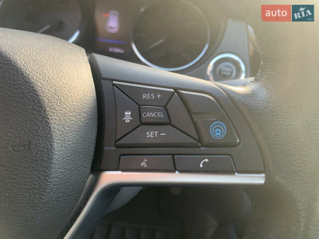 Красный Ниссан Rogue Sport, объемом двигателя 2 л и пробегом 63 тыс. км за 14900 $, фото 11 на Automoto.ua