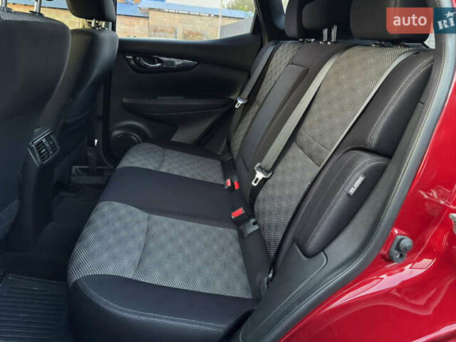 Красный Ниссан Rogue Sport, объемом двигателя 2 л и пробегом 112 тыс. км за 18800 $, фото 33 на Automoto.ua