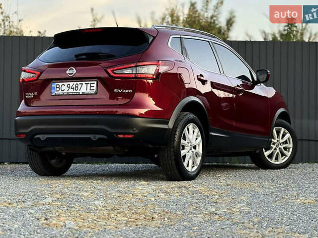 Красный Ниссан Rogue Sport, объемом двигателя 2 л и пробегом 112 тыс. км за 18800 $, фото 23 на Automoto.ua