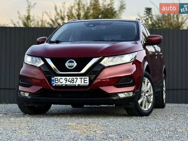 Красный Ниссан Rogue Sport, объемом двигателя 2 л и пробегом 112 тыс. км за 18800 $, фото 1 на Automoto.ua