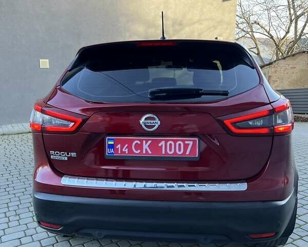 Красный Ниссан Rogue Sport, объемом двигателя 2 л и пробегом 230 тыс. км за 13600 $, фото 8 на Automoto.ua