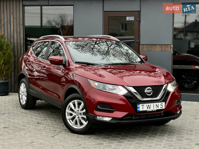 Красный Ниссан Rogue Sport, объемом двигателя 2 л и пробегом 45 тыс. км за 18900 $, фото 2 на Automoto.ua