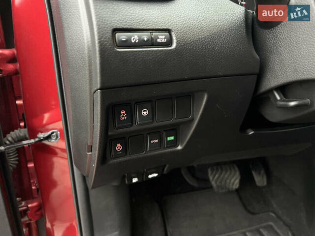 Красный Ниссан Rogue Sport, объемом двигателя 2 л и пробегом 45 тыс. км за 18900 $, фото 32 на Automoto.ua